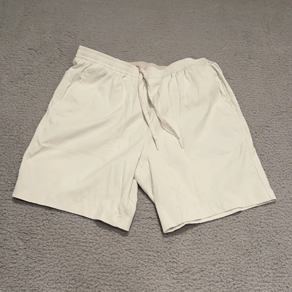Lululemon men  Bowline Short 8"
Woven size XL
